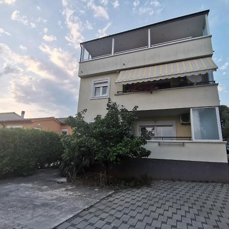 Nice Sunny Apartment Pula Dış mekan fotoğraf